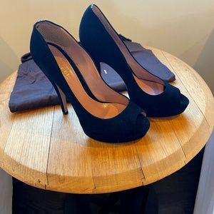 Gucci Suede Peep Toe Pumps